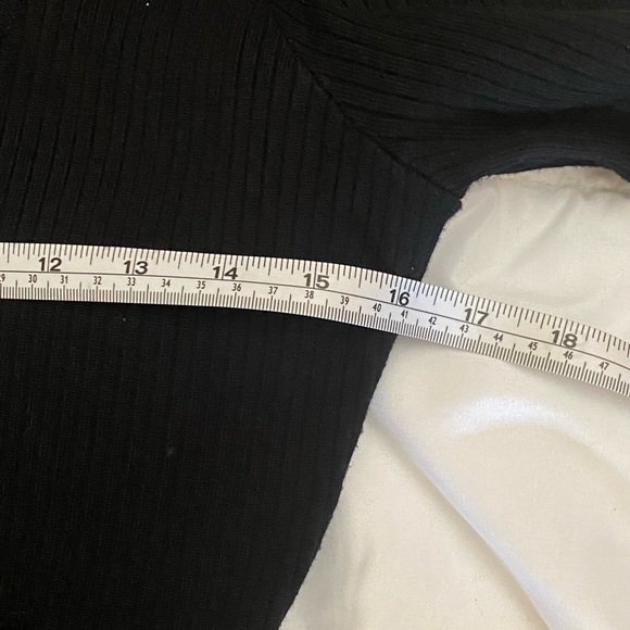 Guess black Vneck dress size large fits small. - Picture 5 of 7